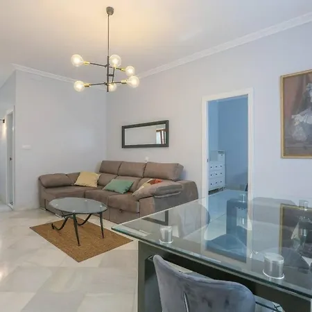 Riverwalk - Puente Triana Apartment